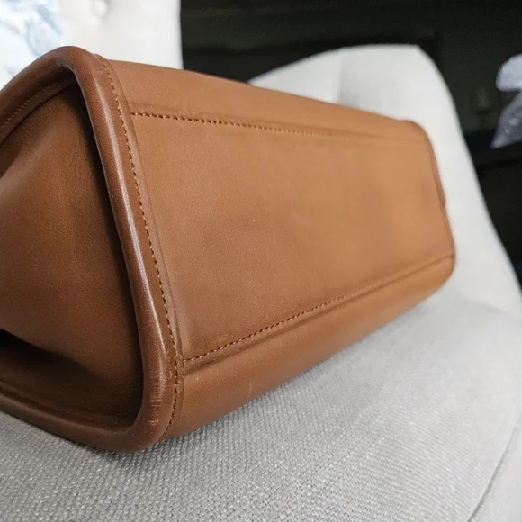 Vintage Coach Manor Leather Handbag British Tan - Picture 8 of 17